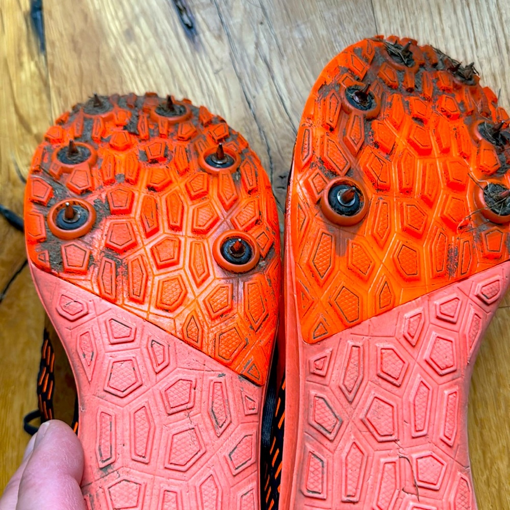 Nike cross country spikes. Just used a few times. Good condition.